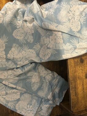 Hurley Light Blue Knit Joggers with Subtle White leaf Detail women size Small